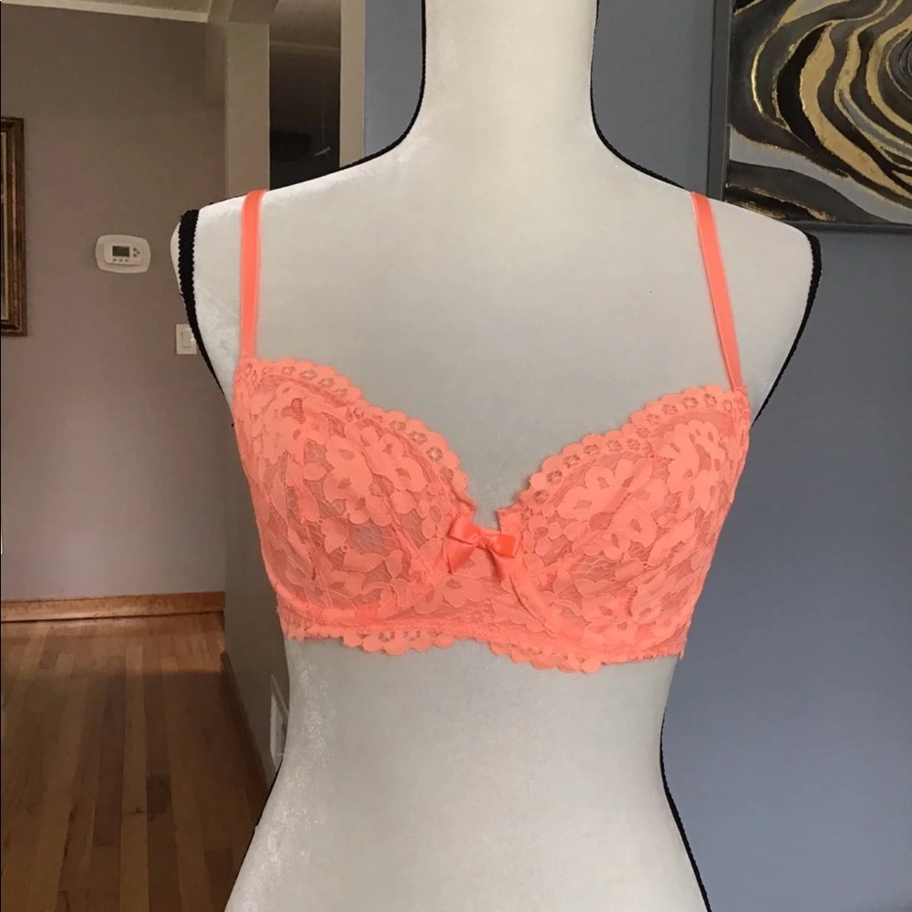 New Victoria's Secret Bra size 32D